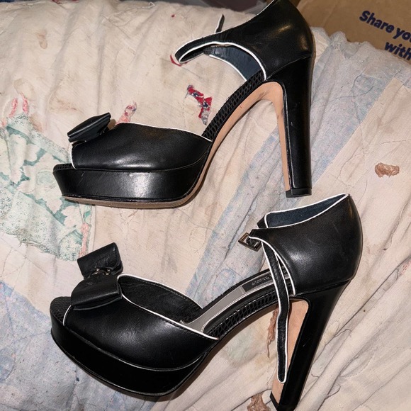 Black Heels with Bow Size 7 - Picture 7 of 7